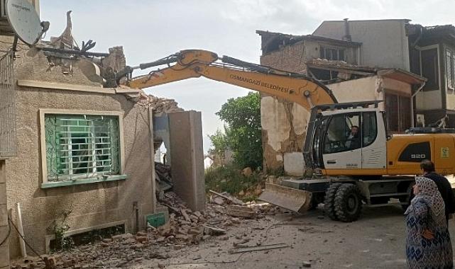 Başkan Aydın'dan metruk bina talimatı