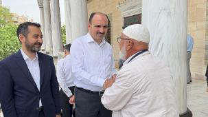 Başkan Altay Hacıveyiszade Camii'nde Vatandaşlarla Buluştu