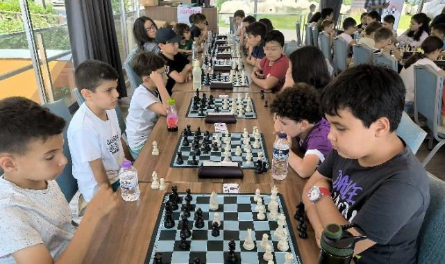 Antalya Muratpaşa'da satranç heyecanı