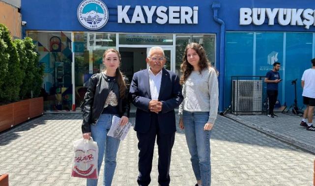 Başkan Büyükkılıç, Mevlana Kütüphanesi’nde gençlerle buluştu