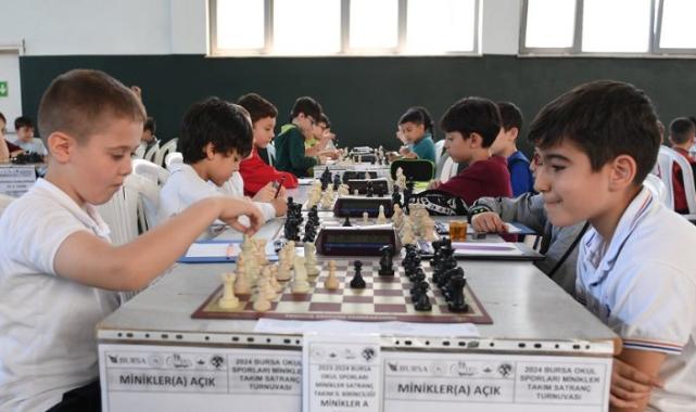 Bursa Osmangazi’de minik 'şah-mat'çılar ödüllendirildi
