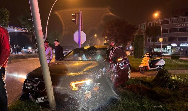 Düzce'de otomobille hafif ticari araç çarpıştı: 3 yaralı
