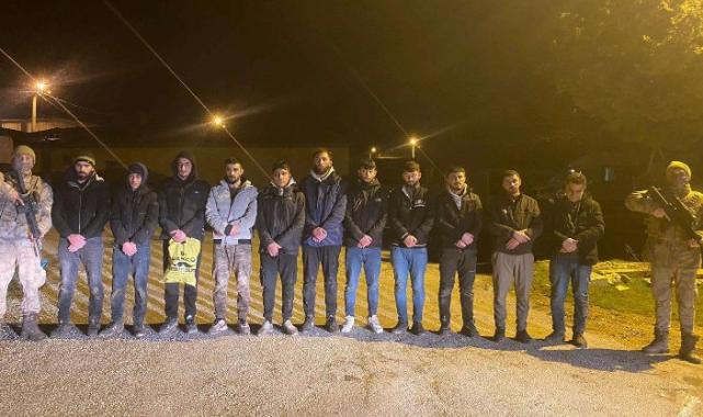 Edirne'de Jandarma 27 kaçak göçmeni yakaladı