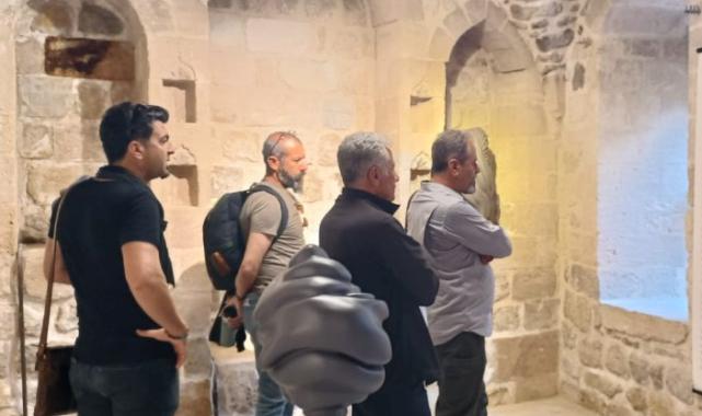 'Kutsal İnsan ve Çıplak Hayat Sergisi' Mardin'de sanatseverler ile buluştu