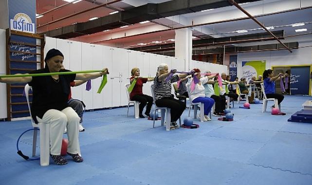 Parkinson Hastaları egzersizlerini ASFİM'de yapıyor