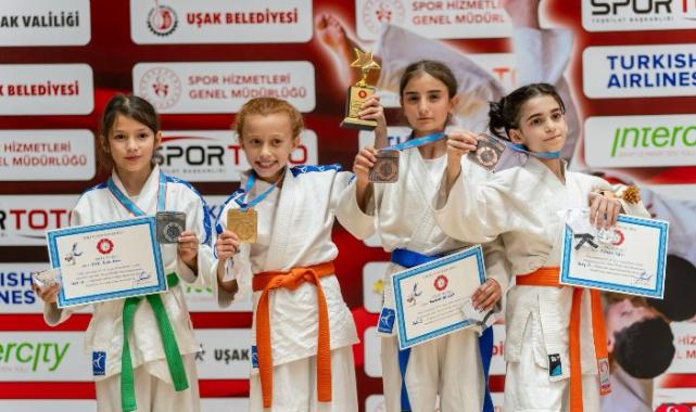Sakaryalı minik judocudan çifte başarı