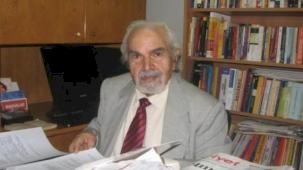Dr. Erdal Atabek vefat etti