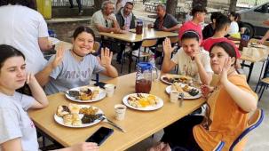 İzmir'de 'Okulumda Sağlıklı Besleniyorum' Programı Devam Ediyor