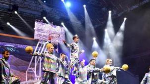 Mersin'de gençler doya doya bayram yaşıyor