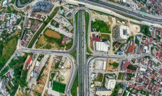 Kocaeli Solaklar Köprülü Kavşağı’na kadın eli