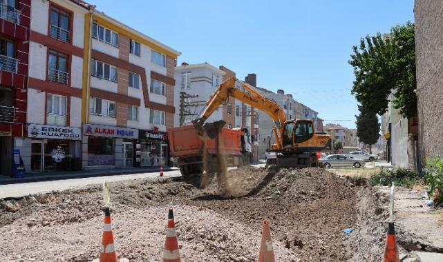 Eskişehir'de yol çalışmaları sürüyor
