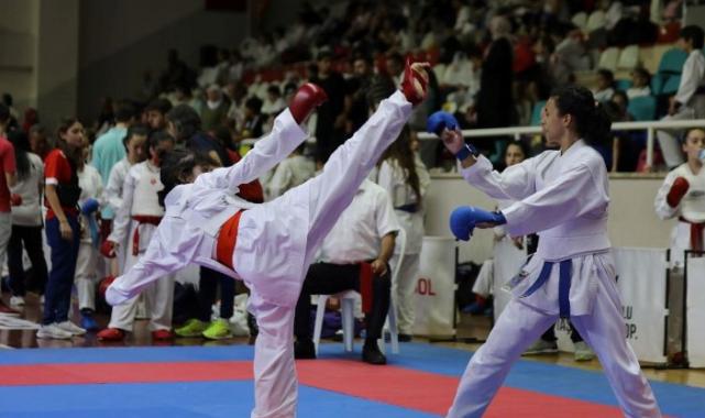Gemlik'te karate şöleni