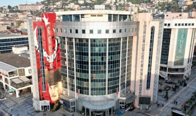 İzmit Belediyesi, ruhsat işlemlerini yerine getirmeyen işletmeleri uyardı
