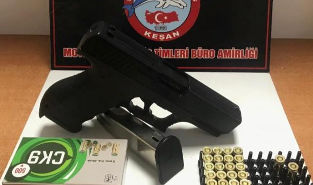 Keşan'da pompalı tüfek ve kurusıkı tabanca ele geçirildi