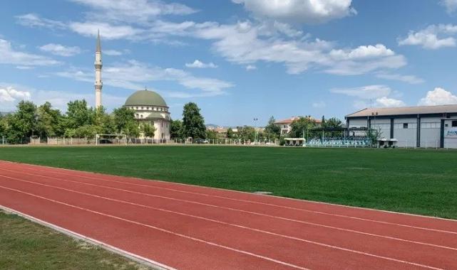 Kestel'de amatör futbolculara çim saha desteği