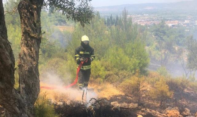 Manisa'da korkutan yangınlara Büyükşehir'den anında müdahale