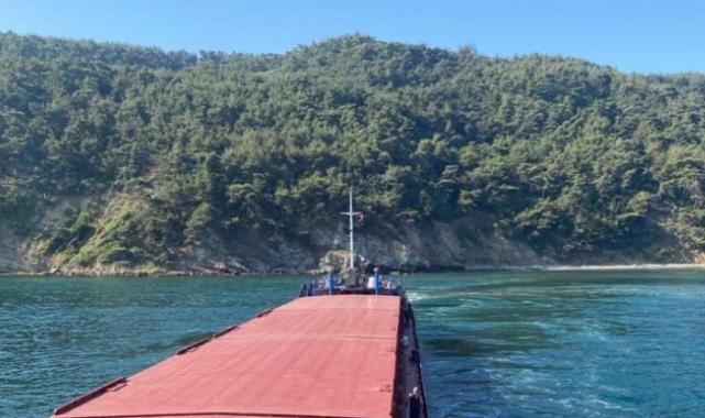 Mudanya'da karaya oturan gemi kurtarıldı
