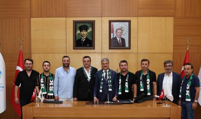 Sakaryaspor’un yeni yönetimininden Başkan Alemdar'a ziyaret