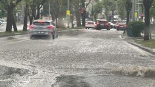 Bursa sağanak yağışa teslim