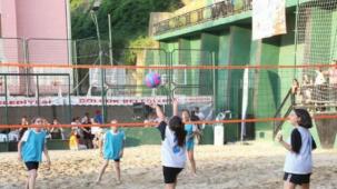 Gölcük'te Plaj Voleybolu heyecanı başlıyor