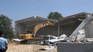 Nilüfer Tahtalı’da iki kaçak yapıya daha balyoz