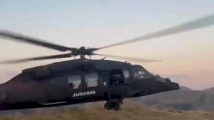 Bingöl'de kayalıklardan düşen kadını Jandarma kurtardı