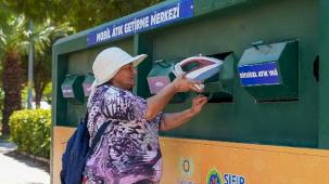 Gaziemir'de Mobil Atık Getirme Merkezleri'yle atıklar dönüşüyor