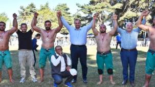 İznik Alıç Yaylası'nda kıran kırana güreş