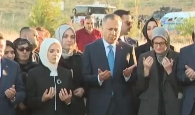 Bakanlardan Narin'in kabrine ziyaret