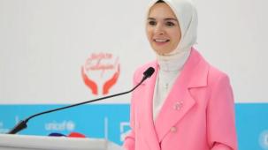 Bakan Göktaş, yetim depremzede çocuklarla lunaparka gitti