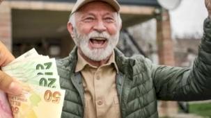 Emeklilere promosyon yarışında bankalar maaşın iki katına kadar promosyon veriyor