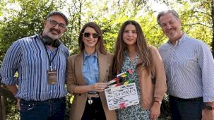 Prime Video, Çekimleri Devam Eden Yeni Yerli Orijinal Film Gizli Dolap'ın Setinden İlk Görseli Paylaştı