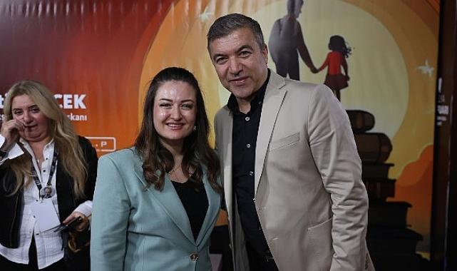 Antalya Kitap Fuarı'na ilk gün yoğun ilgi: Gazeteci İsmail Küçükkaya da davet edildi