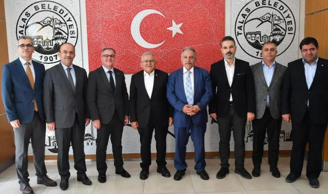 Başkan Büyükkılıç’tan Talas Belediye Başkanı Yalçın’a ziyaret