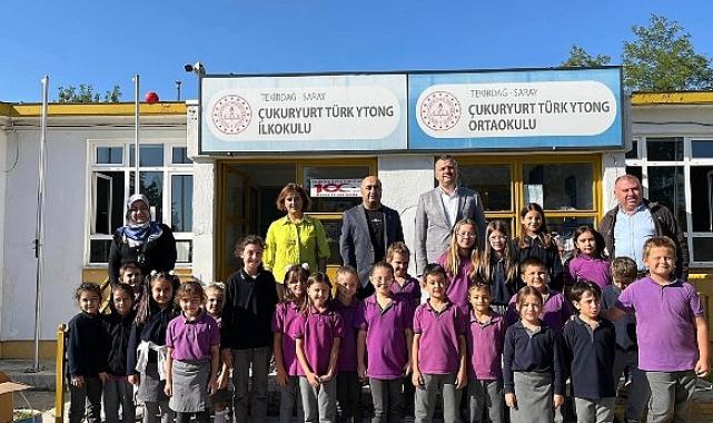 Başkan Taşyasan'dan minik öğrencilere kırtasiye seti