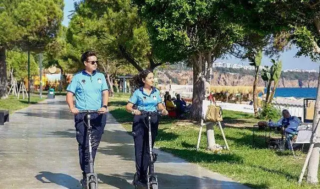 Büyükşehir Zabıtası Konyaaltı'nda 4 bin 360 olaya müdahale etti