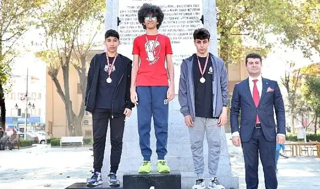 Cumhuriyet coşkusu Mudanya'yı sardı.