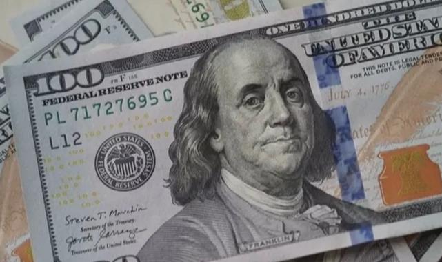 Dolar hafta sonuna girerken Euro karşısında değer kazandı