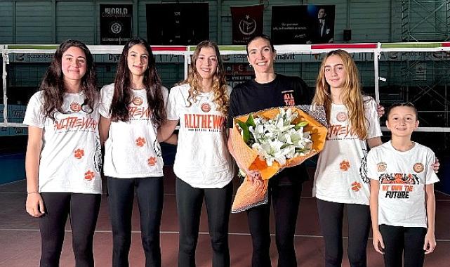 Eczacıbaşı Dynavit'den, Pasörün Hikayesi: Naz Aydemir Akyol ile Geleceğe Paslar Videosu Yayınlandı