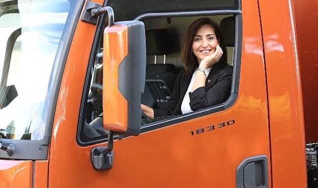 Ford Trucks, Ağır Ticari Araç Sektöründe Önyargıları Yıkıyor: Kadın Kamyon Şoför Akademisi ile Kadınlar Direksiyona Geçiyor