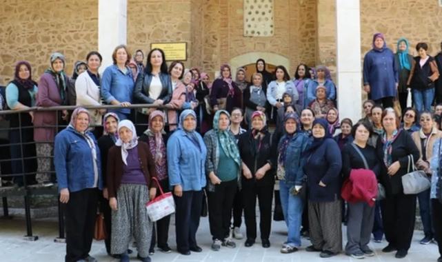 Gölmarmara’dan 98 kişilik kadın kafilesi Manisa’yı gezdi