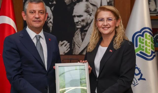 İstanbul Bakırköy'de Başkan Ovalıoğlu'na 'Özel' övgü
