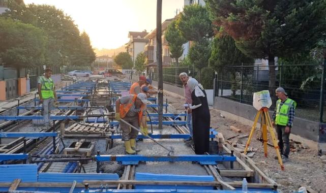 Kocaeli Alikahya Tramvayı'nda ray betonları dökülüyor