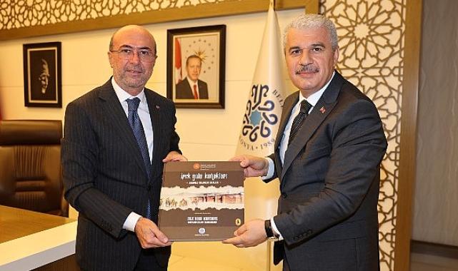 Konya Valisi İbrahim Akın, Selçuklu Belediye Başkanı Ahmet Pekyatırmacı'yı ziyaret etti