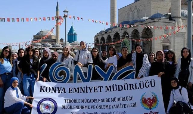 Konya'da liseliler propagandalara karşı bilinçleniyor