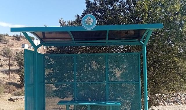 Kula'da Otobüs Duraklarının Bakımları Yapıldı