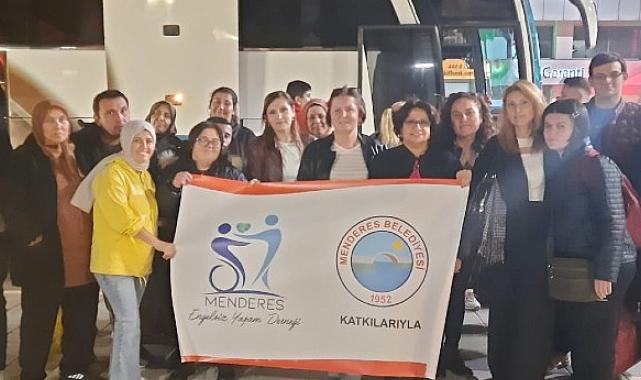 Menderes'in Özel Çocukları Cumhuriyetimizin 101. Yılında Anıtkabir'i Ziyaret Etti