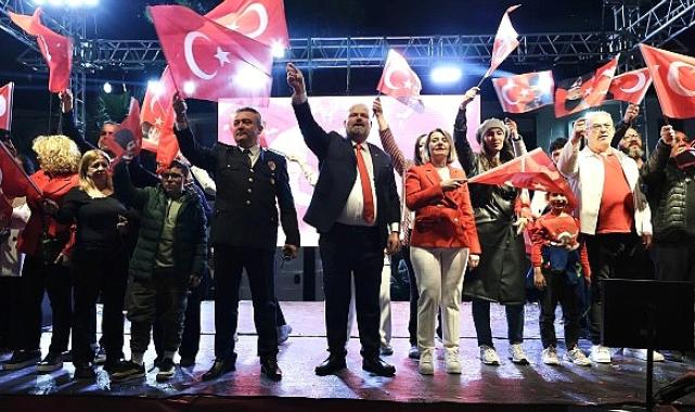 Menemen'de Binler, Cumhuriyet Aşkıyla Yürüdü