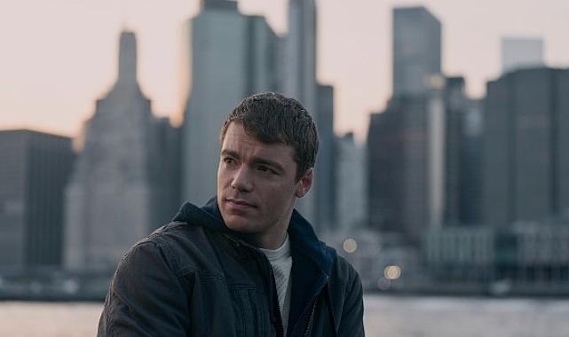 Netflix'in Başrolünde Gabriel Basso'ya Yer Veren Aksiyon Dolu Dizisi The Night Agent, Üçüncü Sezon Çekimlerine İstanbul'da Başlayacak