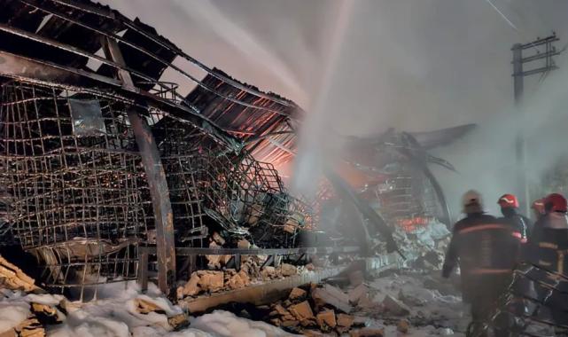Sakarya'da kauçuk fabrikasında yangın